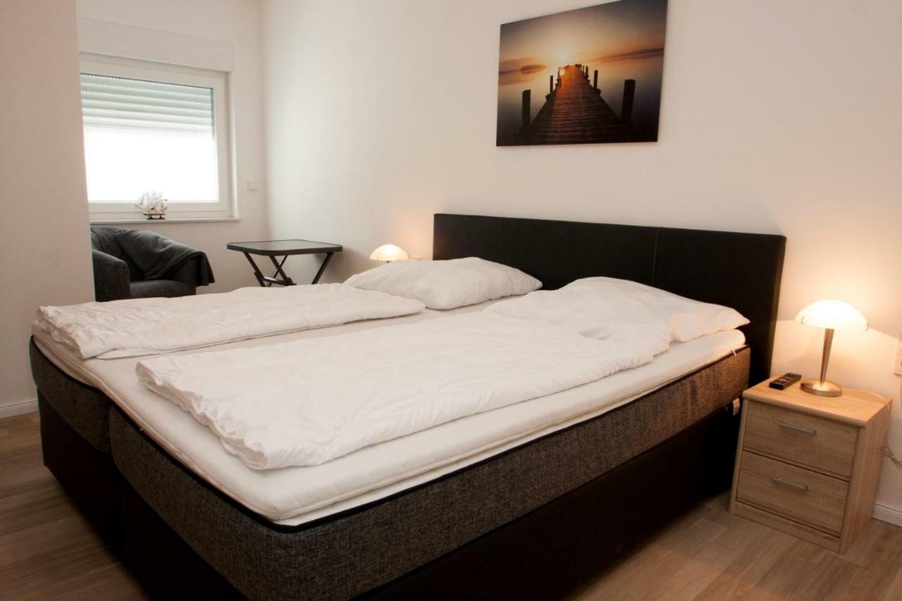 50230... Apartment Каролинензил Екстериор снимка